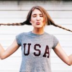 Kobieta z koszulką USA
